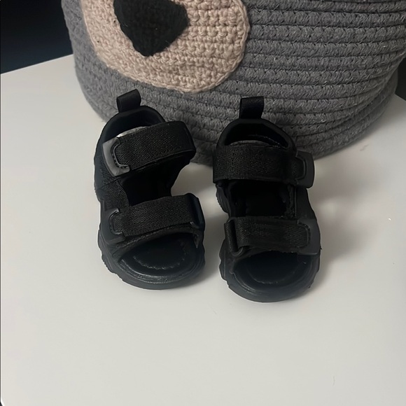 Kids black sandals - Picture 5 of 5